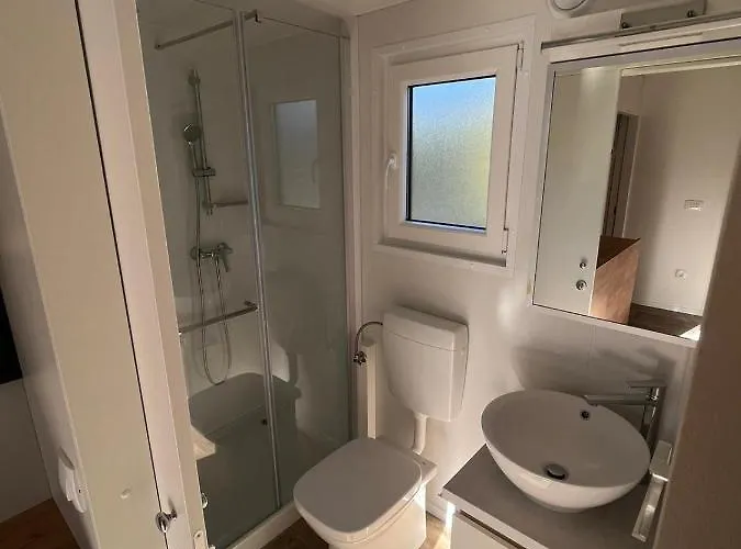 Mobile Saky, * Биоград-на-Мору